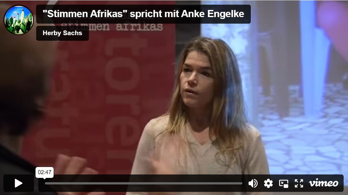 Anke Engelke beim Vorleseabend der stimmen afrikas 2014